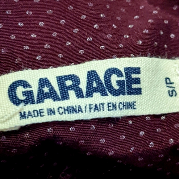 🍂2/30🍂 GARAGE maroon skirt w/ white polka dots & button accent - Picture 4 of 4